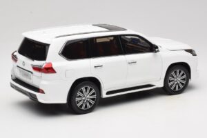 Lexus LX570 J200 Weiß LCD 1:18 LCD18010-WH Druckguss — Bild 3 von 8