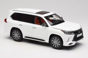 Lexus LX570 J200 Weiß LCD 1:18 LCD18010-WH Druckguss — Bild 6 von 8