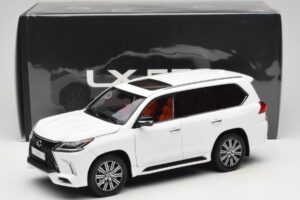 Lexus LX570 J200 Weiß LCD 1:18 LCD18010-WH Druckguss — Bild 8 von 8