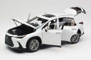Lexus NX450h+ AZ20 Weiß Kyosho 1:18 08968Q Resin — Bild 2 von 8
