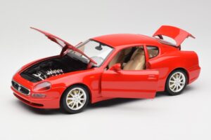Maserati 3200 GT Rot Bburago 1:18 3341 Druckguss — Bild 2 von 8