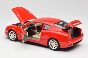 Maserati 3200 GT Rot Bburago 1:18 3341 Druckguss — Bild 5 von 8