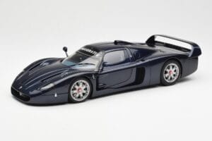 Maserati MC12 Road Car Blau Metallic AUTOart 1:18 75802 Druckguss