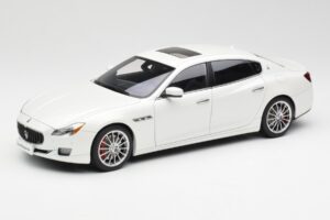 Maserati Quattroporte VI GTS Alpine Weiß AUTOart 1:18 75808 Druckguss
