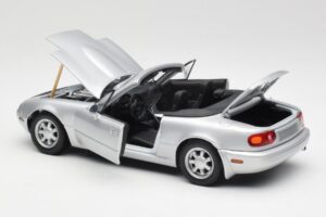 Mazda MX-5 Miata NA Highlight Silber Gate 1:18 1015 Druckguss — Bild 5 von 8