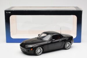 Mazda MX-5 NC Roadster Retractable Hardtop US Spec Schwarz AUTOart 1:18 75971 Druckguss — Bild 10 von 10