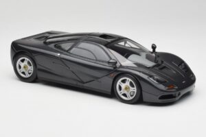 McLaren F1 Carbon Schwarz Metallic Minichamps 1:18 530133420 Druckguss — Bild 6 von 8