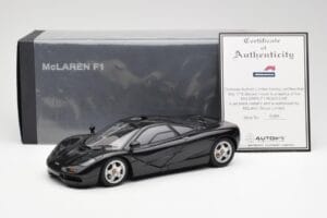 McLaren F1 Road Car Schwarz AUTOart 1:18 76002 Druckguss — Bild 8 von 8
