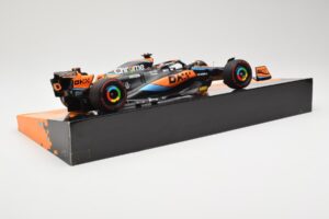McLaren MCL60 #81 O. Piastri Australian GP 2023 Minichamps 1:18 533231881 Druckguss — Bild 3 von 5