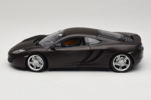 McLaren MP4-12C Matt Black Minichamps 1:18 110133021 Druckguss — Bild 4 von 8