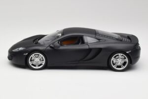 McLaren MP4-12C Matt Satellite Grau Minichamps 1:18 110133024 Druckguss — Bild 4 von 8