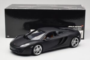 McLaren MP4-12C Matt Satellite Grau Minichamps 1:18 110133024 Druckguss — Bild 8 von 8