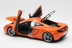 McLaren MP4-12C Orange AUTOart 1:18 76006 Druckguss — Bild 5 von 8