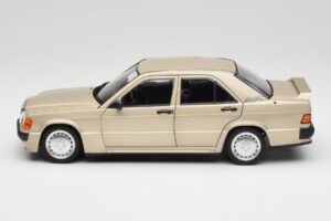 Mercedes 190E W201 2.3-16 Smoke Silver Metallic Norev 1:18 183831 Druckguss — Bild 4 von 8