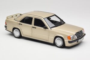 Mercedes 190E W201 2.3-16 Smoke Silver Metallic Norev 1:18 183831 Druckguss — Bild 6 von 8