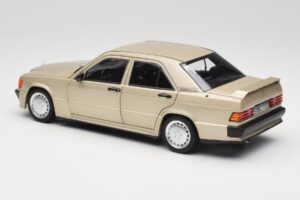 Mercedes 190E W201 2.3-16 Smoke Silver Metallic Norev 1:18 183831 Druckguss — Bild 7 von 8