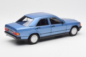 Mercedes 190E W201 Diamond Blau Händler Edition Norev 1:18 B66040661 Druckguss — Bild 3 von 8