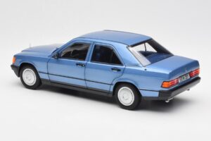 Mercedes 190E W201 Diamond Blau Händler Edition Norev 1:18 B66040661 Druckguss — Bild 7 von 8