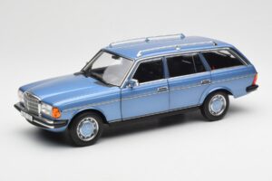 Mercedes 200 S123 T-Modell Diamond Blau Händler Edition Norev 1:18 B66040671 Druckguss
