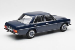 Mercedes 200 W114 Midnight Blau Händler Edition Norev 1:18 B66040694 Druckguss — Bild 3 von 8