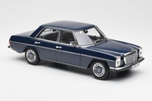 Mercedes 200 W114 Midnight Blau Händler Edition Norev 1:18 B66040694 Druckguss — Bild 6 von 8