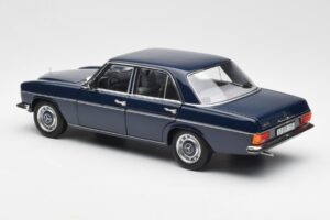 Mercedes 200 W114 Midnight Blau Händler Edition Norev 1:18 B66040694 Druckguss — Bild 7 von 8