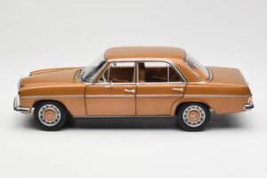 Mercedes 200 W115 Bycane Gold Händler Edition Norev 1:18 B66040665 Druckguss — Bild 4 von 8