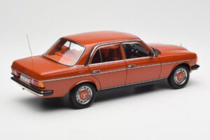 Mercedes 200 W123 English Rot Händler Edition Norev 1:18 B66040653 Druckguss — Bild 3 von 8