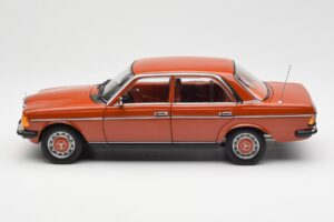Mercedes 200 W123 English Rot Händler Edition Norev 1:18 B66040653 Druckguss — Bild 4 von 8