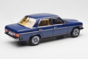 Mercedes 200 W123 Surf Blau Norev 1:18 183710 Druckguss — Bild 3 von 8