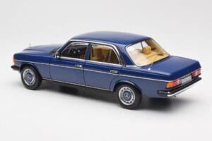 Mercedes 200 W123 Surf Blau Norev 1:18 183710 Druckguss — Bild 7 von 8