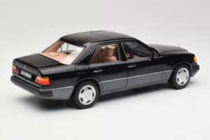 Mercedes 230E W124 AMG Wheels Schwarz Limitierte Auflage Norev 1:18 183950 Druckguss — Bild 3 von 12