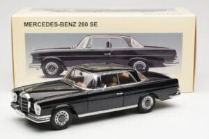 Mercedes 280 SE W111 Coupe Schwarz AUTOart 1:18 76286 Druckguss — Bild 8 von 8