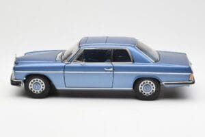 Mercedes 280C/8 W114 Coupe Blau Metallic AUTOart 1:18 76187 Druckguss — Bild 4 von 8