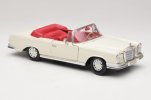 Mercedes 280 SE W108 Weiß Maisto 1:18 52111 Druckguss — Bild 6 von 8