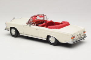 Mercedes 280 SE W108 Weiß Maisto 1:18 52111 Druckguss — Bild 7 von 8