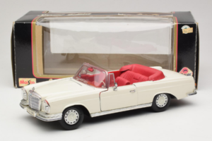 Mercedes 280 SE W108 Weiß Maisto 1:18 52111 Druckguss — Bild 8 von 8