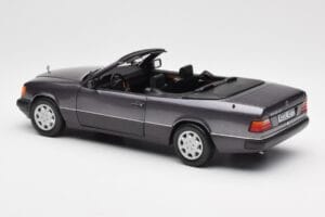 Mercedes 300 CE-24 W124 Cabriolet Lila Metallic Norev 1:18 183567 Druckguss — Bild 9 von 10