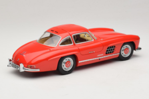 Mercedes 300 SL Gullwing Rot Minichamps 1:18 180039001 Druckguss — Bild 3 von 8