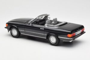 Mercedes 300 SL R107 Schwarz Pearl Händler Edition Norev 1:18 B66040678 Druckguss — Bild 9 von 10