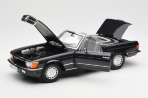 Mercedes 300 SL R107 Schwarz Pearl Händler Edition Norev 1:18 B66040678 Druckguss — Bild 2 von 10