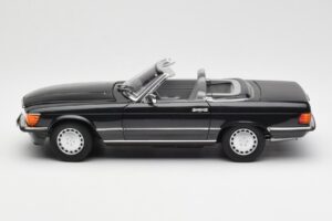 Mercedes 300 SL R107 Schwarz Pearl Händler Edition Norev 1:18 B66040678 Druckguss — Bild 6 von 10