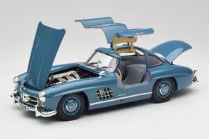 Mercedes 300 SL W198 Hellblau Minichamps 1:18 180039007 Druckguss — Bild 2 von 8