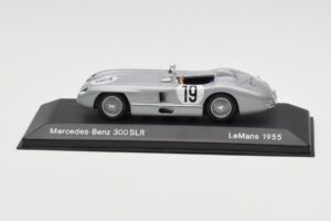 Mercedes 300 SLR #19 J.M. Fangio / S. Moss 24 Hours of Le Mans 1955 Minichamps 1:43 B66040253 Druckguss