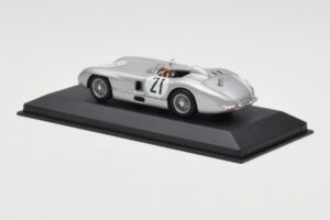 Mercedes 300 SLR #21 K. Kling / A. Simon 24 Hours of Le Mans 1955 Minichamps 1:43 432553021 Druckguss — Bild 3 von 4