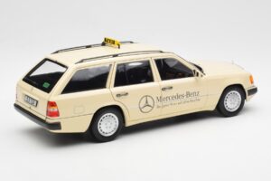 Mercedes 300D S124 T-Modell Hellelfenbein Taxi Händler Edition Norev 1:18 B66040702 Druckguss — Bild 3 von 8
