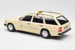 Mercedes 300D S124 T-Modell Hellelfenbein Taxi Händler Edition Norev 1:18 B66040702 Druckguss — Bild 7 von 8