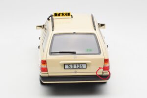 Mercedes 300D S124 T-Modell Hellelfenbein Taxi Händler Edition Norev 1:18 B66040702 Druckguss — Bild 8 von 8