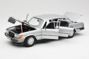 Mercedes 450 SEL 6.9 W116 Silber Revell 1:18 8955 Druckguss — Bild 2 von 8