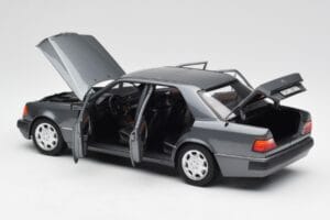 Mercedes 500 E W124 Pearl Grau Norev 1:18 183946 Druckguss — Bild 5 von 8